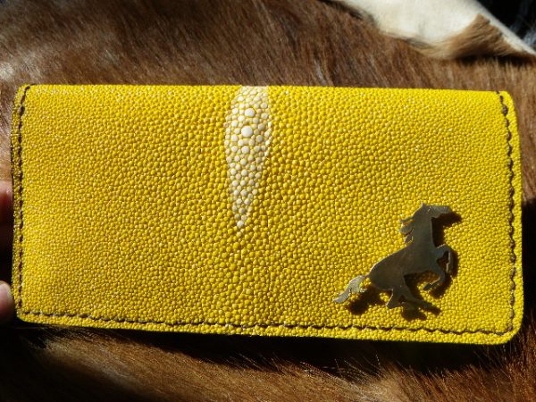 黄色いスティングレイに金色の馬のありがたい財布完成サムネイル